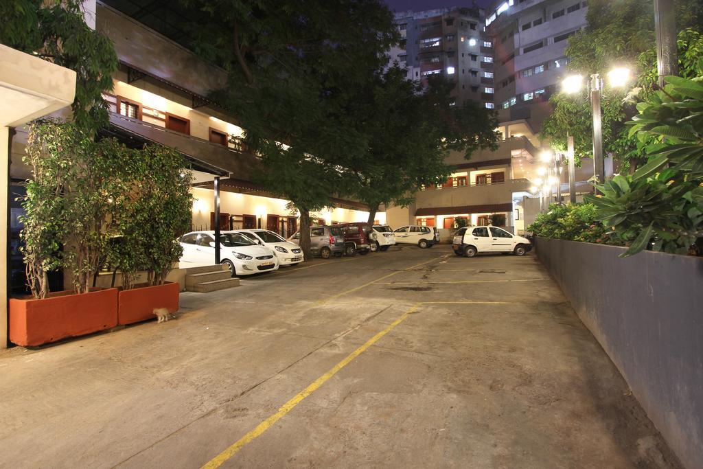 Taj Mahal Hotel Abids Hyderabad Exterior foto