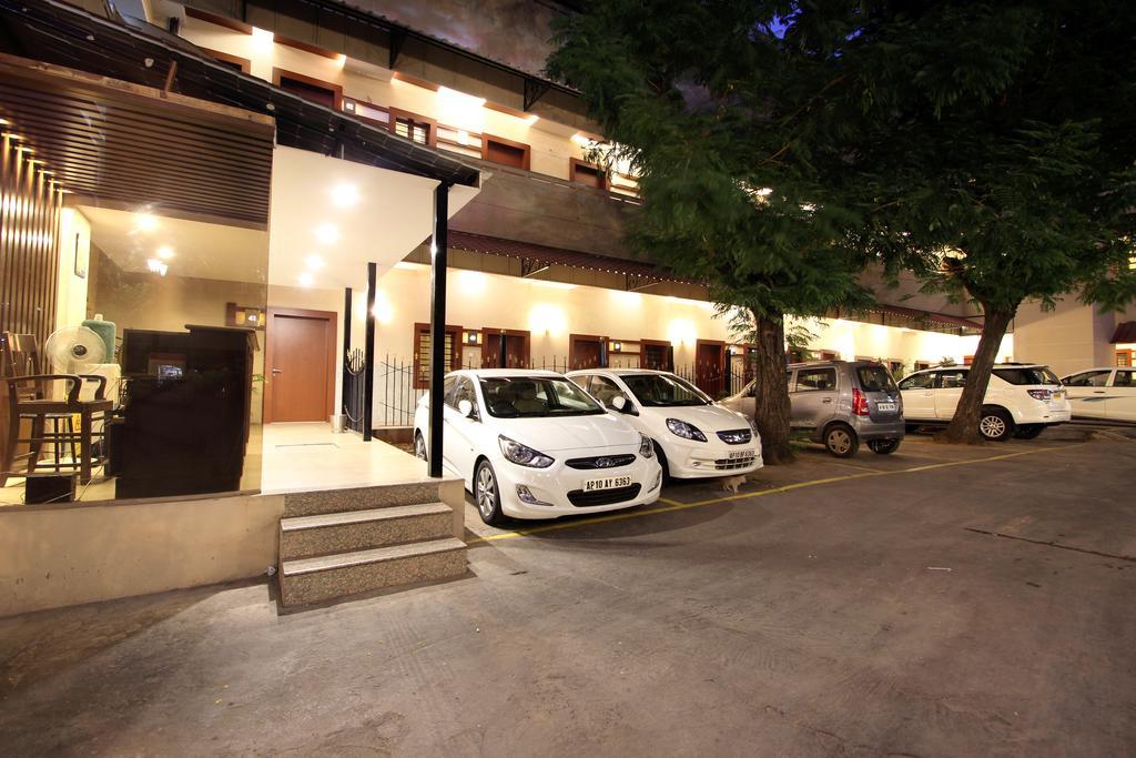 Taj Mahal Hotel Abids Hyderabad Exterior foto